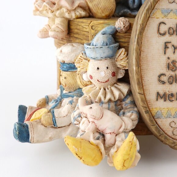 SAN FRANCISCO MUSIC BOX CO MUSICAL FIGURINE DOLLS HEART TUGS COLLECTING FRIENDS - Picture 5 of 16